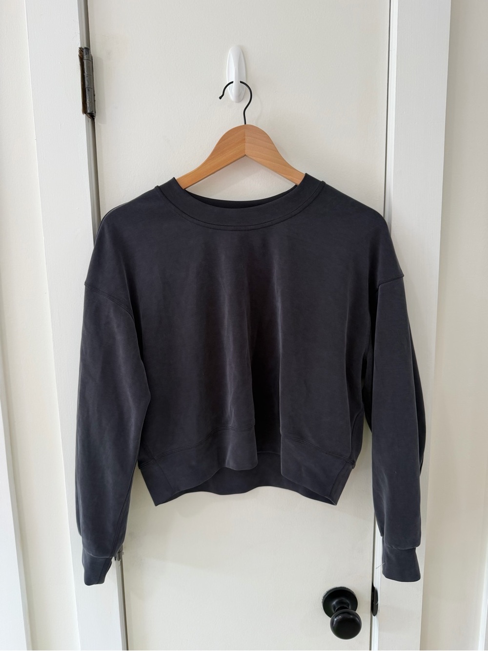 Lululemon Women’s Crewneck (so soft) Size 2 Washed Black